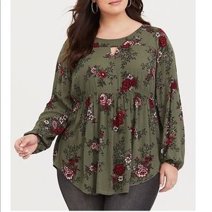 🎉Sale Torrid Floral Top 🎉